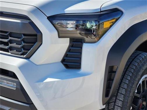 2025 Toyota Tacoma Hybrid TRD Off Road
