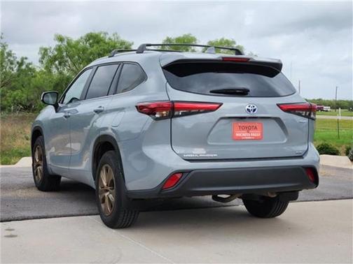 2023 Toyota Highlander Hybrid XLE