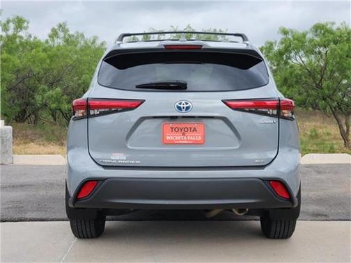 2023 Toyota Highlander Hybrid XLE