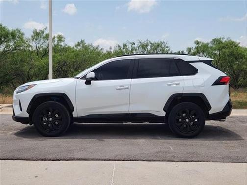 2023 Toyota RAV4 Hybrid SE