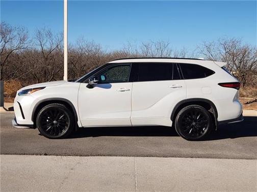 2023 Toyota Highlander XSE