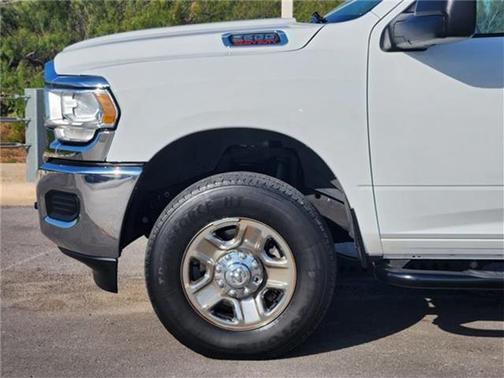 2024 RAM 2500 Tradesman Crew Cab 4x4 6'4' Box