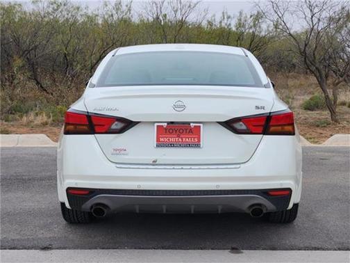 2021 Nissan Altima SR FWD