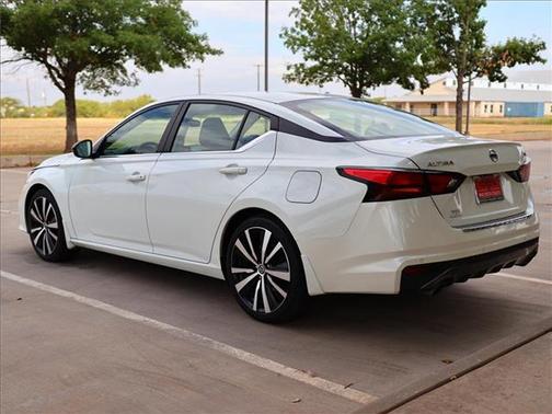 2021 Nissan Altima SR FWD