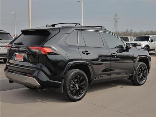 2024 Toyota RAV4 Hybrid SE