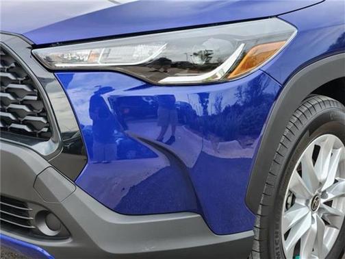2025 Toyota Corolla Cross LE