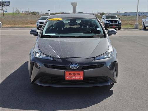 2021 Toyota Prius LE