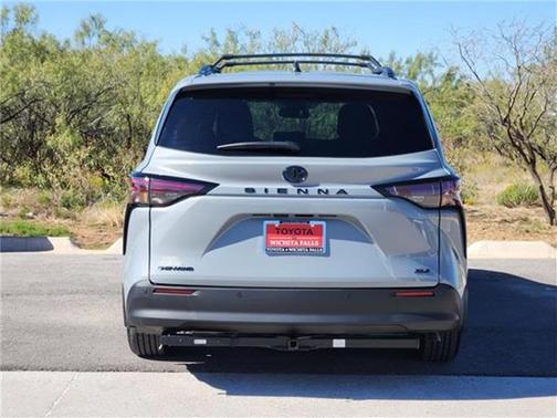 2025 Toyota Sienna Woodland Edition