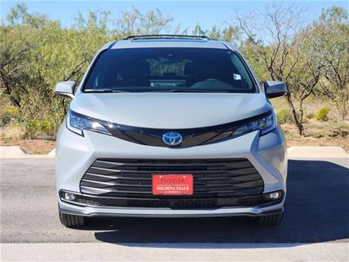 2025 Toyota Sienna Woodland Edition