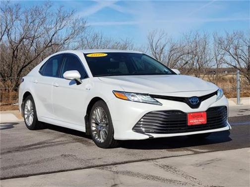 2020 Toyota Camry Hybrid XLE