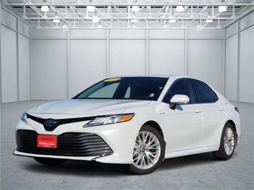 2020 Toyota Camry Hybrid XLE