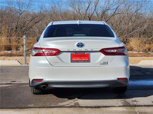 2020 Toyota Camry Hybrid XLE