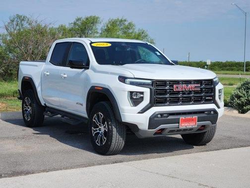 Summit White 2023 GMC Canyon AT4