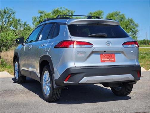 2025 Toyota Corolla Cross LE