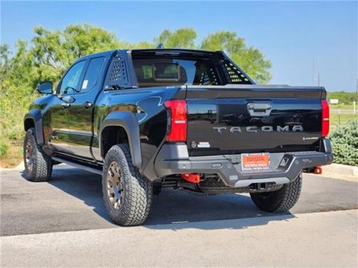 2025 Toyota Tacoma Hybrid Trailhunter