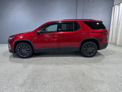 Radiant Red Tintcoat 2023 Chevrolet Traverse RS