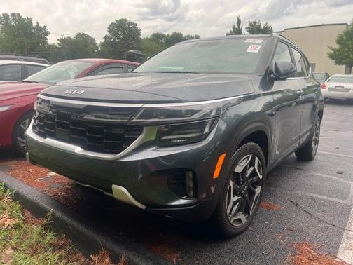 Gray 2024 Kia Seltos SX