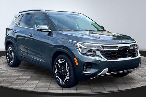 Gray 2024 Kia Seltos SX