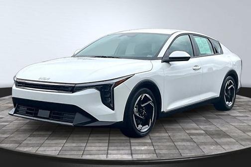 Snow White Pearl 2025 Kia K4 EX