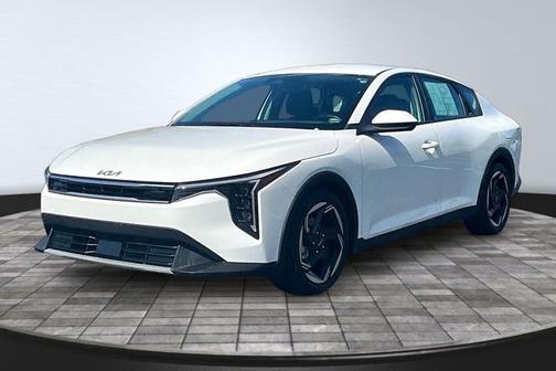 Snow White Pearl 2025 Kia K4 EX