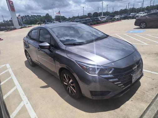 Gun Metallic 2024 Nissan Versa 1.6 SV