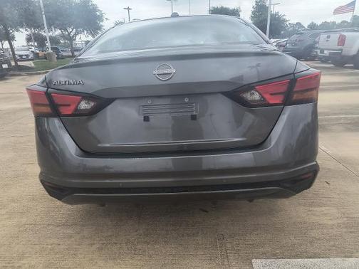 Gun Metallic 2025 Nissan Altima SV