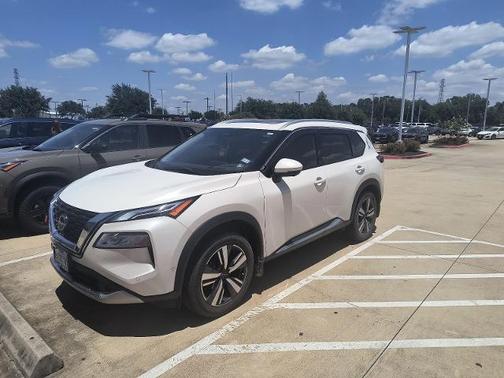 White 2023 Nissan Rogue Platinum