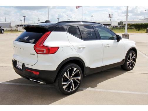 2019 Volvo XC40 T5 R-Design