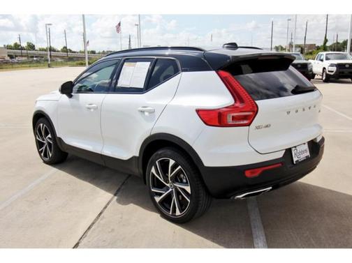 2019 Volvo XC40 T5 R-Design