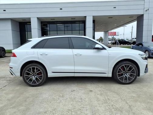 2019 Audi Q8 Premium Plus