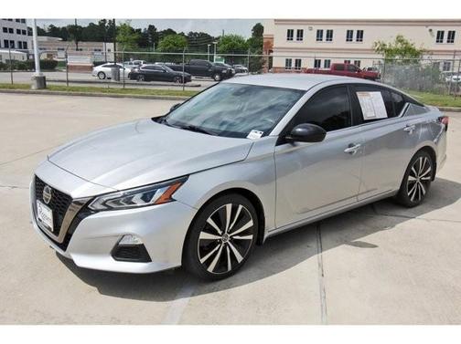 2022 Nissan Altima 2.5 SR