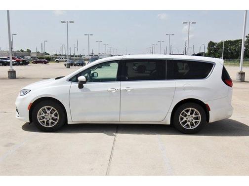 2023 Chrysler Pacifica Touring-L