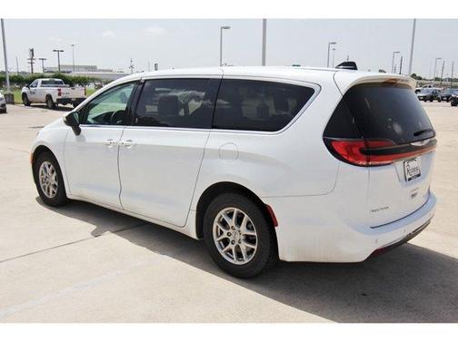 2023 Chrysler Pacifica Touring-L