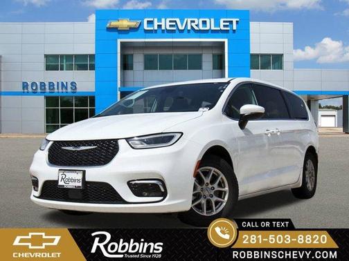 2023 Chrysler Pacifica Touring-L
