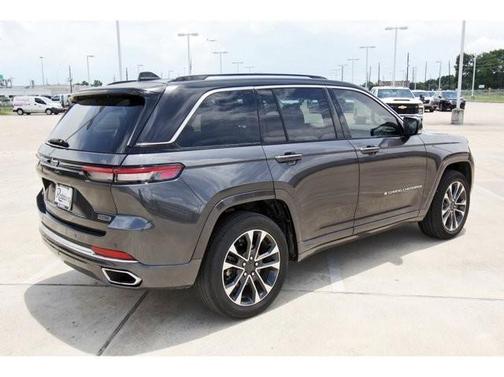 2022 Jeep Grand Cherokee Overland