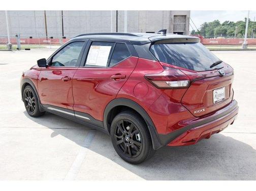 2023 Nissan Kicks SR