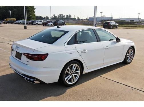 2024 Audi A4 45 S line quattro Premium