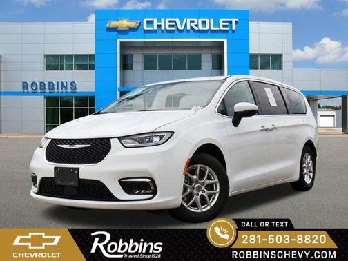 2023 Chrysler Pacifica Touring-L