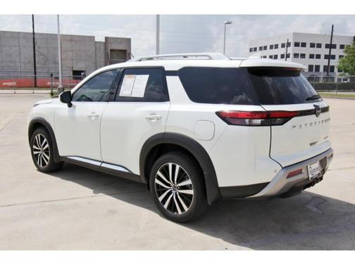 2024 Nissan Pathfinder Platinum