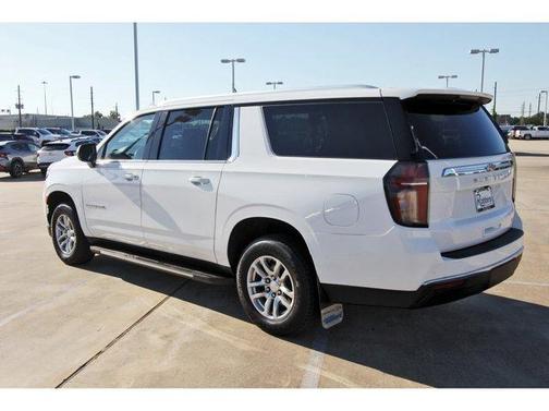 2022 Chevrolet Suburban LT