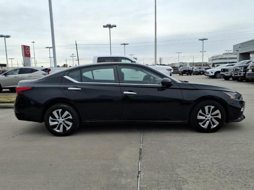 2022 Nissan Altima 2.5 S