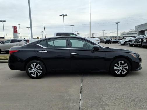 2022 Nissan Altima 2.5 S