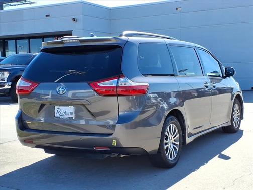 2019 Toyota Sienna XLE
