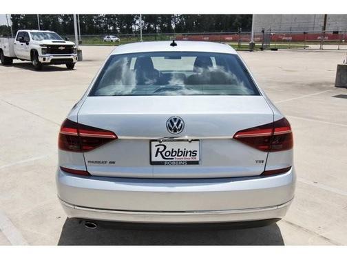 2018 Volkswagen Passat 2.0T SE