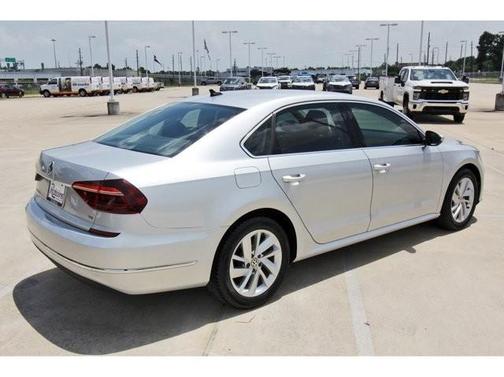 2018 Volkswagen Passat 2.0T SE