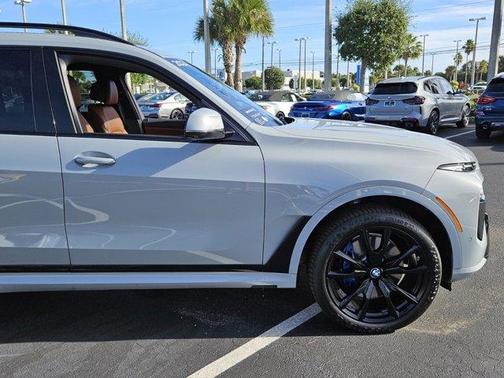 2024 BMW X7 