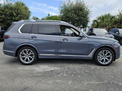 2025 BMW X7