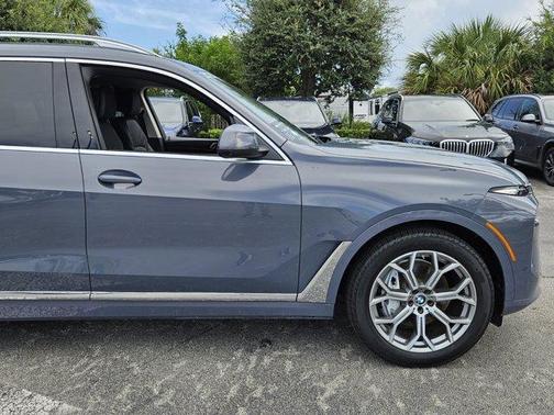 2025 BMW X7