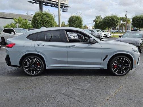 2023 BMW X4 