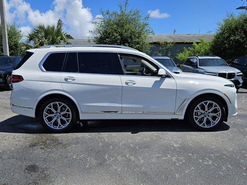 2025 BMW X7